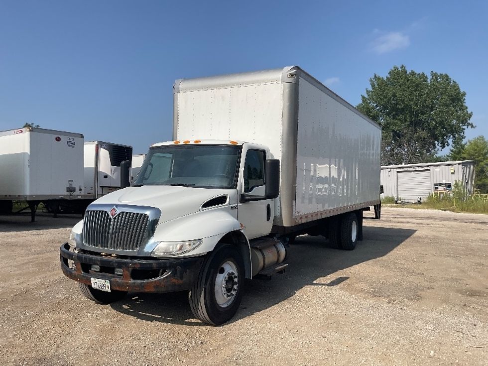 Medium Duty Box Truck-Light and Medium Duty Trucks-International-2020-MV607-La Porte-IN-270,540\n\t\tmiles-$ 31,750 - Image 3