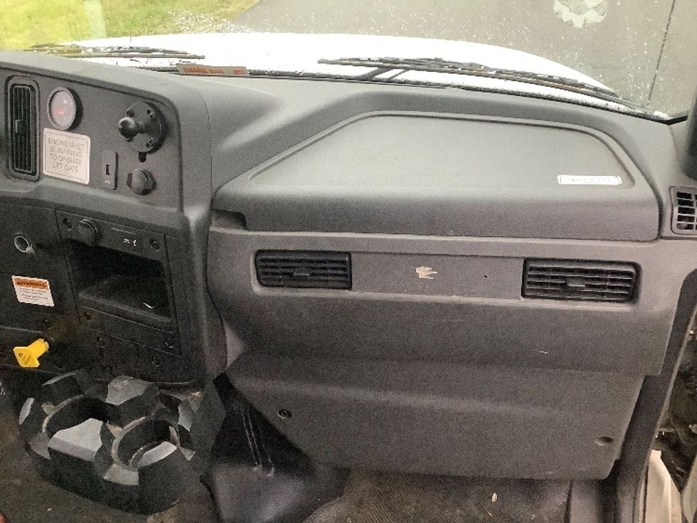 Medium Duty Box Truck-Light and Medium Duty Trucks-International-2020-MV607-Lacey-WA-188,397\n\t\tmiles-$ 49,500 - Image 21