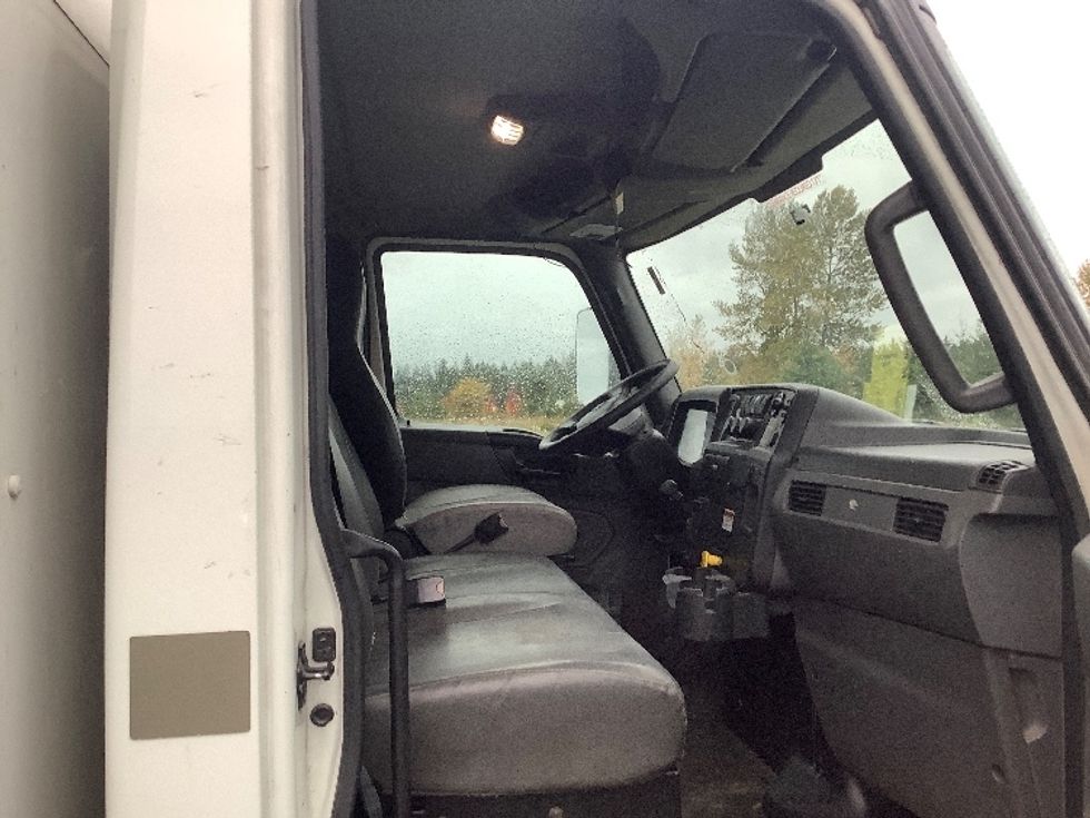 Medium Duty Box Truck-Light and Medium Duty Trucks-International-2020-MV607-Lacey-WA-188,397\n\t\tmiles-$ 49,500 - Image 22