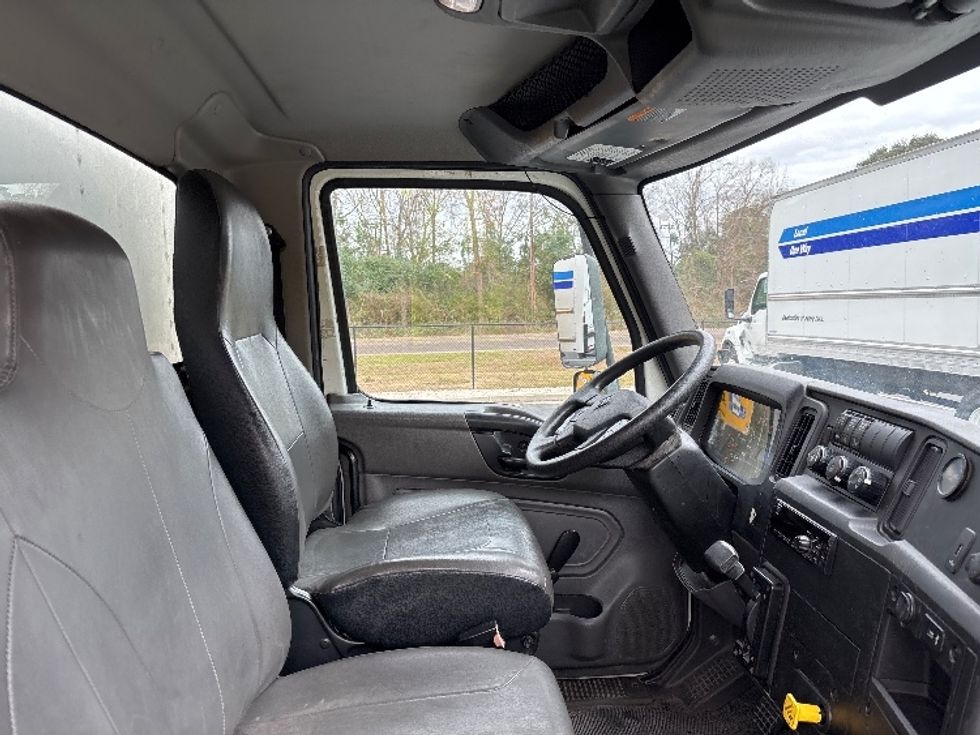 Medium Duty Box Truck-Light and Medium Duty Trucks-International-2020-MV607-Ladson-SC-276,392\n\t\tmiles-$ 30,250 - Image 22