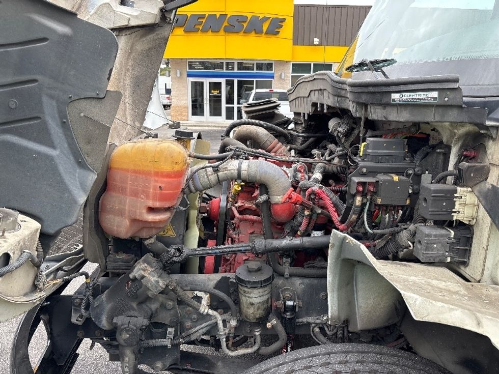 Medium Duty Box Truck-Light and Medium Duty Trucks-International-2020-MV607-Ladson-SC-276,392\n\t\tmiles-$ 30,250 - Image 24