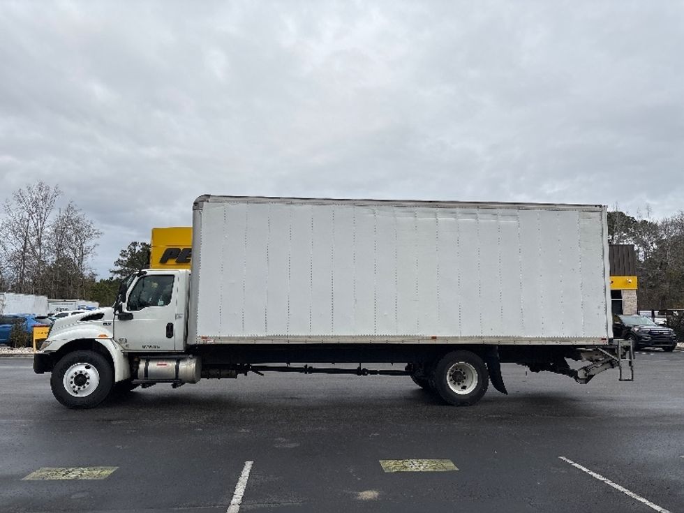 Medium Duty Box Truck-Light and Medium Duty Trucks-International-2020-MV607-Ladson-SC-276,392\n\t\tmiles-$ 30,250 - Image 4