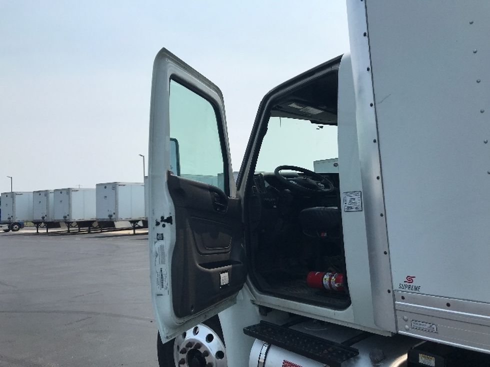 Medium Duty Box Truck-Light and Medium Duty Trucks-International-2020-MV607-Lancaster-PA-285,338\n\t\tmiles-$ 35,250 - Image 16