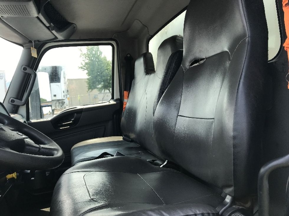 Medium Duty Box Truck-Light and Medium Duty Trucks-International-2020-MV607-Lancaster-PA-285,338\n\t\tmiles-$ 35,250 - Image 19