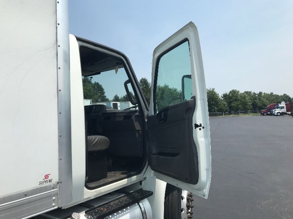 Medium Duty Box Truck-Light and Medium Duty Trucks-International-2020-MV607-Lancaster-PA-285,338\n\t\tmiles-$ 35,250 - Image 20