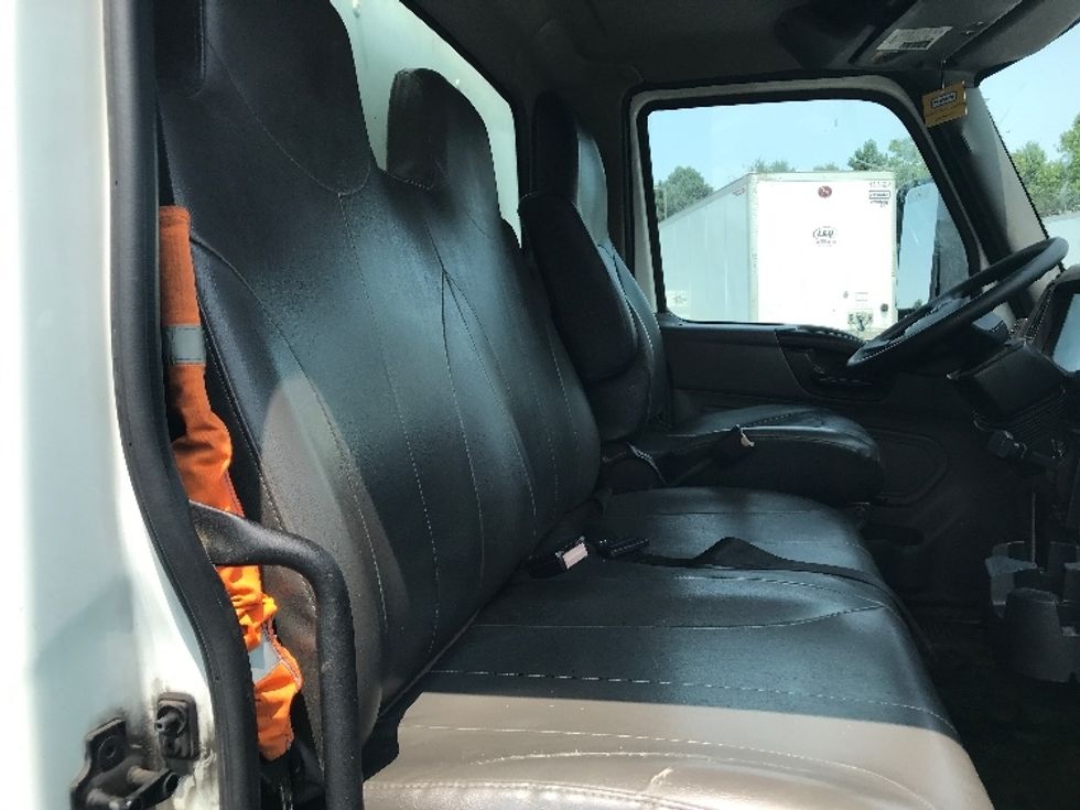 Medium Duty Box Truck-Light and Medium Duty Trucks-International-2020-MV607-Lancaster-PA-285,338\n\t\tmiles-$ 35,250 - Image 22