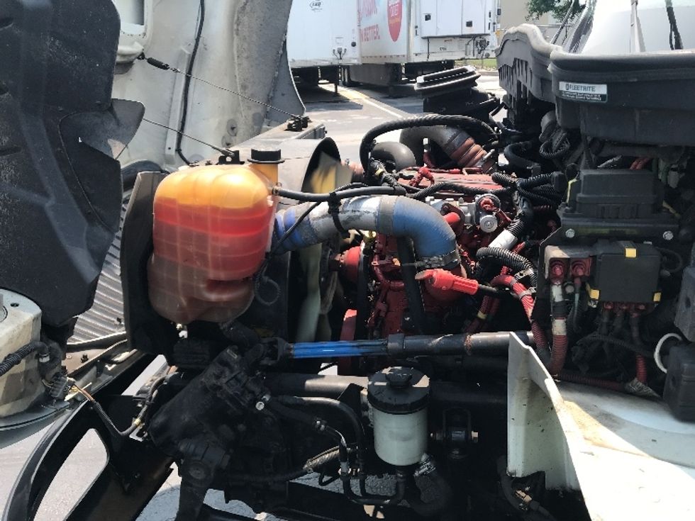 Medium Duty Box Truck-Light and Medium Duty Trucks-International-2020-MV607-Lancaster-PA-285,338\n\t\tmiles-$ 35,250 - Image 24