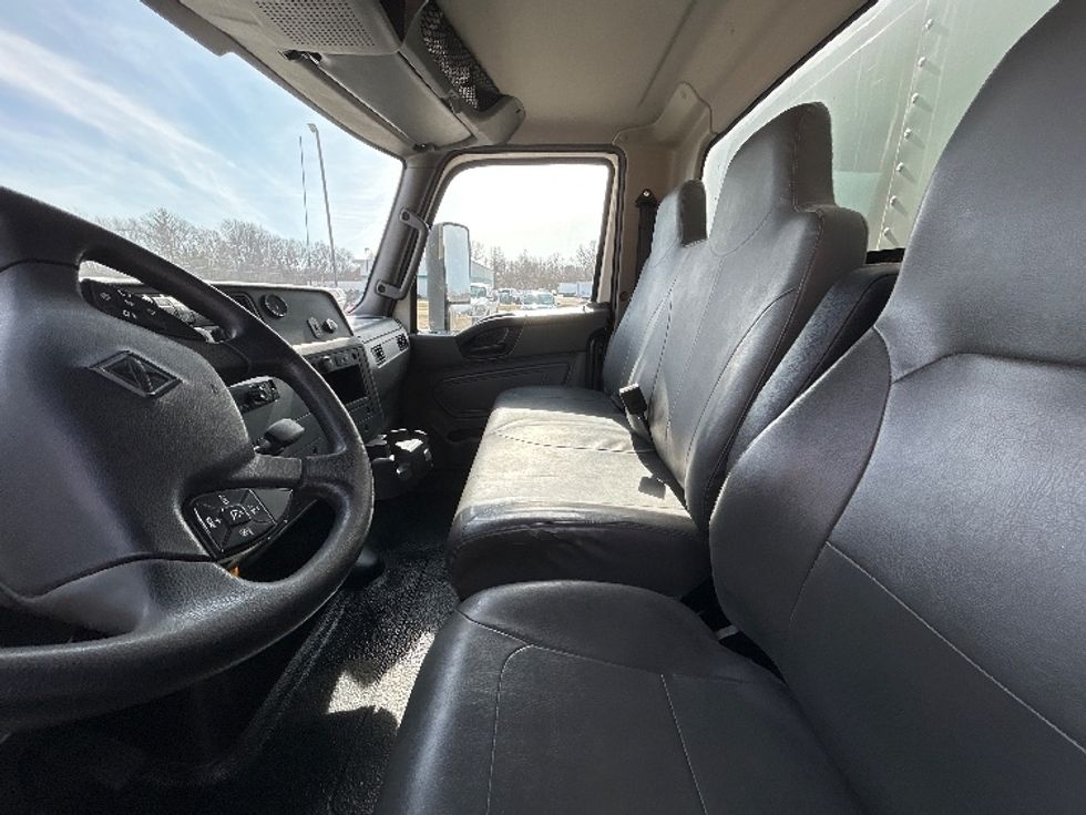 Medium Duty Box Truck-Light and Medium Duty Trucks-International-2020-MV607-Lansing-MI-122,471\n\t\tmiles-$ 50,500 - Image 17