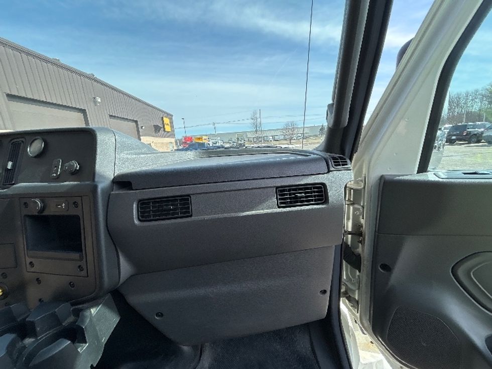 Medium Duty Box Truck-Light and Medium Duty Trucks-International-2020-MV607-Lansing-MI-122,471\n\t\tmiles-$ 50,500 - Image 19