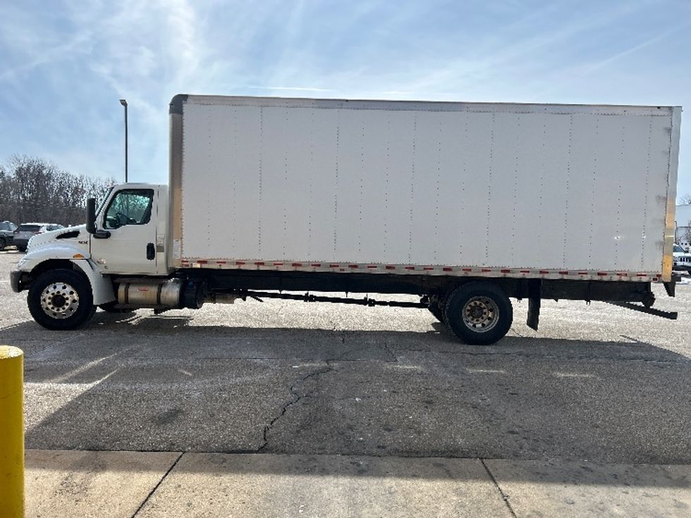 Medium Duty Box Truck-Light and Medium Duty Trucks-International-2020-MV607-Lansing-MI-122,471\n\t\tmiles-$ 50,500 - Image 3