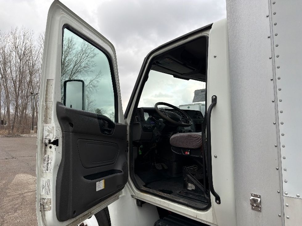 Medium Duty Box Truck-Light and Medium Duty Trucks-International-2020-MV607-Lansing-MI-129,056\n\t\tmiles-$ 50,250 - Image 16