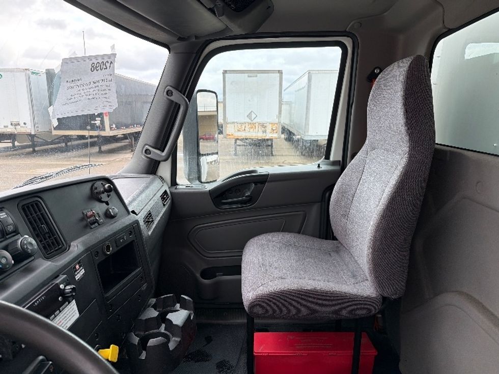 Medium Duty Box Truck-Light and Medium Duty Trucks-International-2020-MV607-Lansing-MI-129,056\n\t\tmiles-$ 50,250 - Image 19