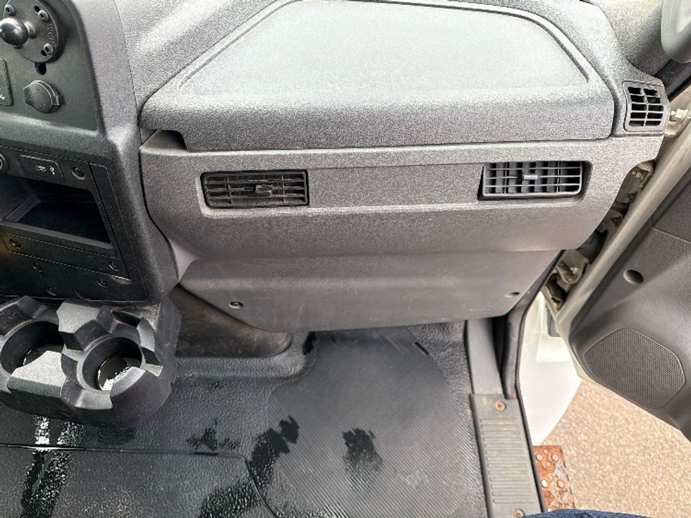 Medium Duty Box Truck-Light and Medium Duty Trucks-International-2020-MV607-Lansing-MI-129,056\n\t\tmiles-$ 50,250 - Image 21