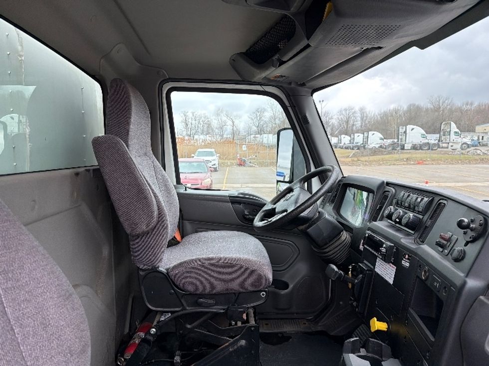 Medium Duty Box Truck-Light and Medium Duty Trucks-International-2020-MV607-Lansing-MI-129,056\n\t\tmiles-$ 50,250 - Image 22