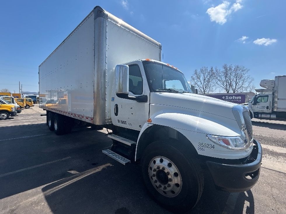 Medium Duty Box Truck-Light and Medium Duty Trucks-International-2020-MV607-Lansing-MI-132,586\n\t\tmiles-$ 56,500 - Image 1