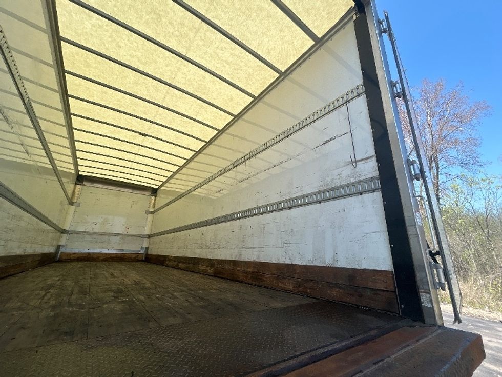 Medium Duty Box Truck-Light and Medium Duty Trucks-International-2020-MV607-Lansing-MI-132,586\n\t\tmiles-$ 56,500 - Image 12
