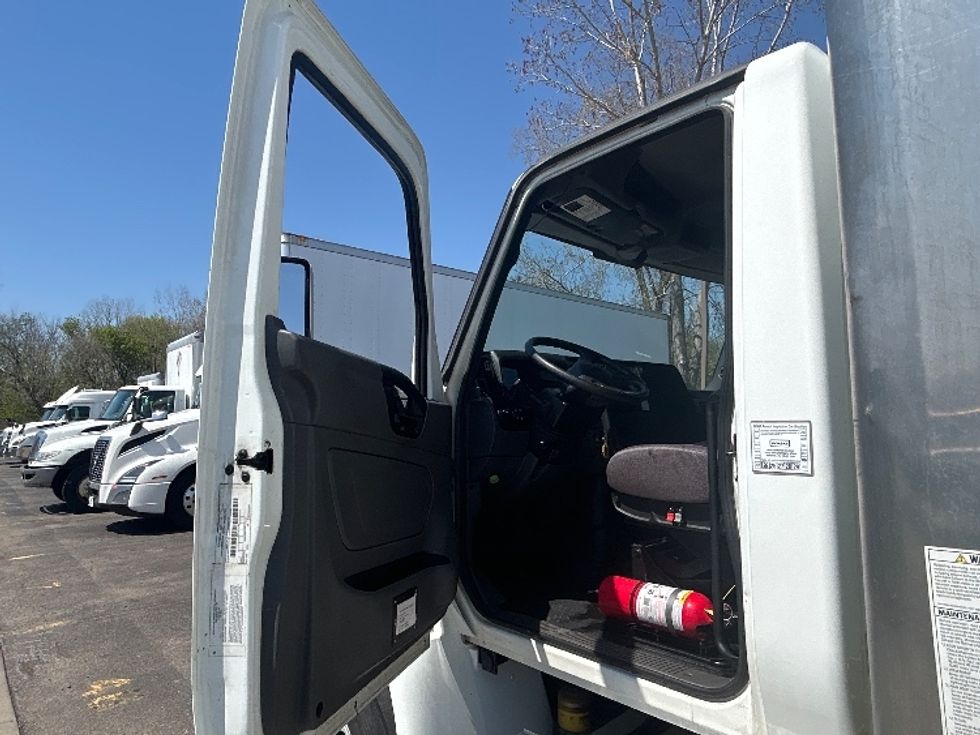 Medium Duty Box Truck-Light and Medium Duty Trucks-International-2020-MV607-Lansing-MI-132,586\n\t\tmiles-$ 56,500 - Image 16