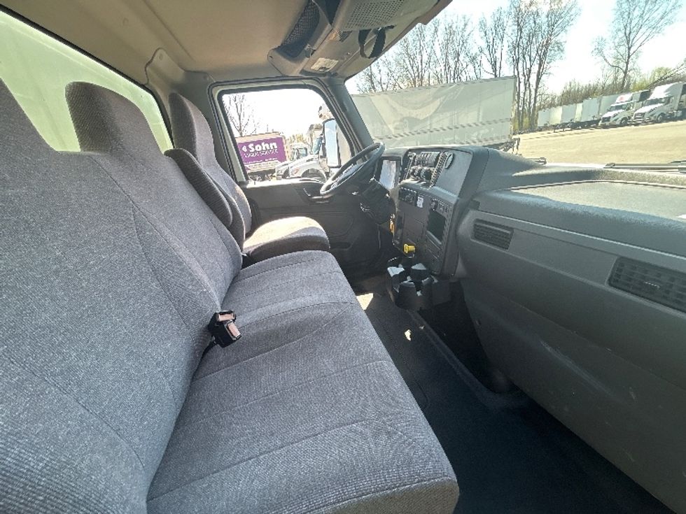 Medium Duty Box Truck-Light and Medium Duty Trucks-International-2020-MV607-Lansing-MI-132,586\n\t\tmiles-$ 56,500 - Image 22