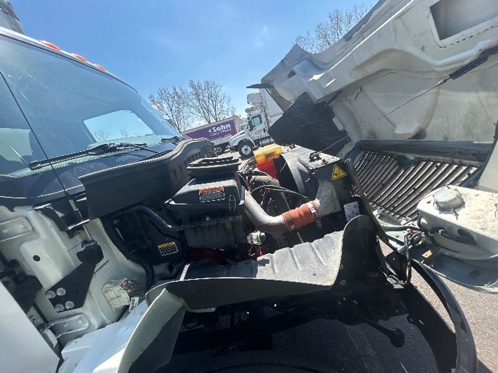 Medium Duty Box Truck-Light and Medium Duty Trucks-International-2020-MV607-Lansing-MI-132,586\n\t\tmiles-$ 56,500 - Image 23