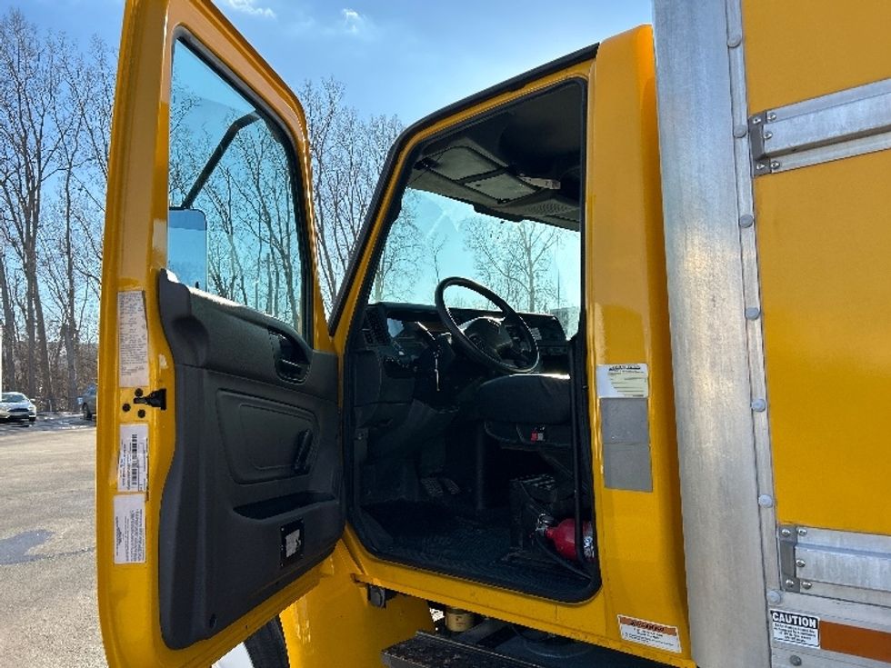 Medium Duty Box Truck-Light and Medium Duty Trucks-International-2020-MV607-Lansing-MI-136,062\n\t\tmiles-$ 52,250 - Image 15