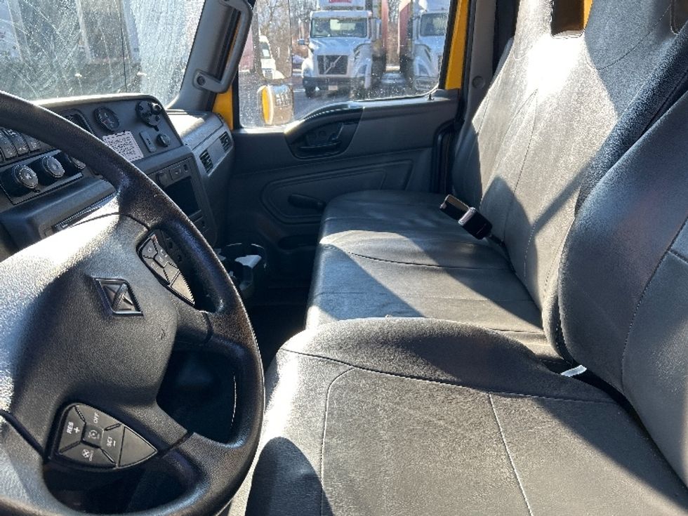 Medium Duty Box Truck-Light and Medium Duty Trucks-International-2020-MV607-Lansing-MI-136,062\n\t\tmiles-$ 52,250 - Image 18
