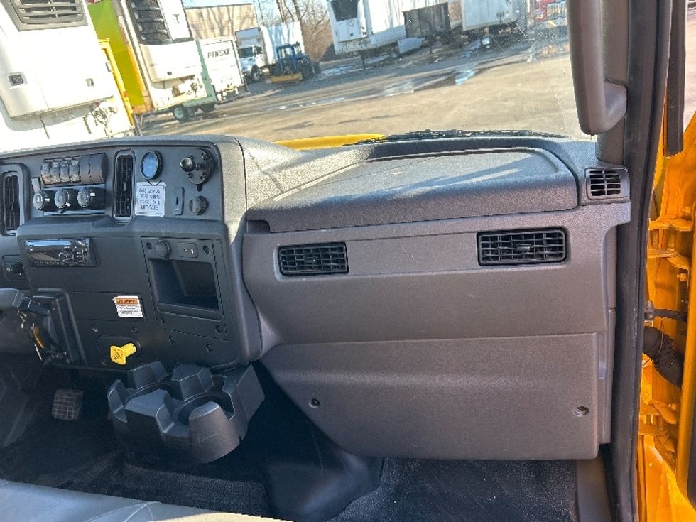 Medium Duty Box Truck-Light and Medium Duty Trucks-International-2020-MV607-Lansing-MI-136,062\n\t\tmiles-$ 52,250 - Image 20