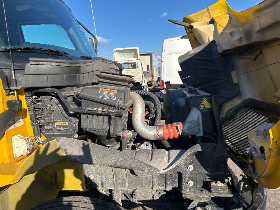 Medium Duty Box Truck-Light and Medium Duty Trucks-International-2020-MV607-Lansing-MI-136,062\n\t\tmiles-$ 52,250 - Image 22