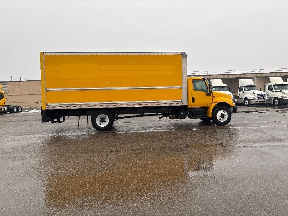 Medium Duty Box Truck-Light and Medium Duty Trucks-International-2020-MV607-Lansing-MI-160,149\n\t\tmiles-$ 33,750 - Image 15