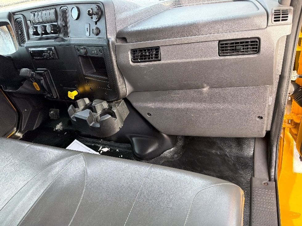 Medium Duty Box Truck-Light and Medium Duty Trucks-International-2020-MV607-Lansing-MI-160,149\n\t\tmiles-$ 33,750 - Image 21