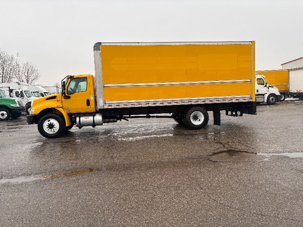 Medium Duty Box Truck-Light and Medium Duty Trucks-International-2020-MV607-Lansing-MI-160,149\n\t\tmiles-$ 33,750 - Image 4