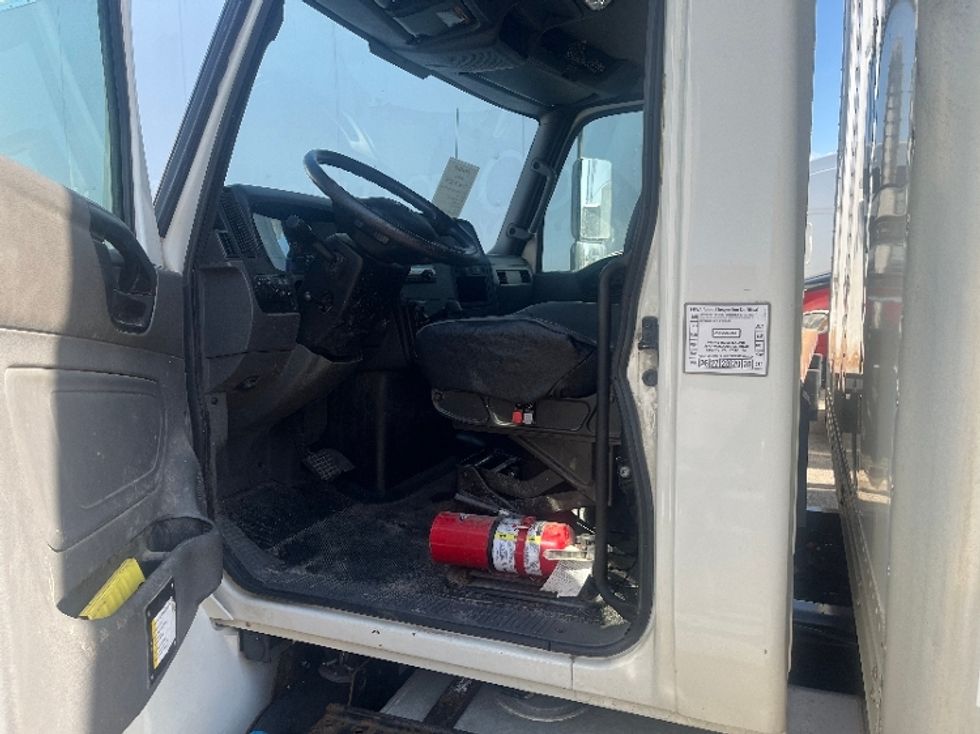 Medium Duty Box Truck-Light and Medium Duty Trucks-International-2020-MV607-Lansing-MI-176,179\n\t\tmiles-$ 40,500 - Image 16