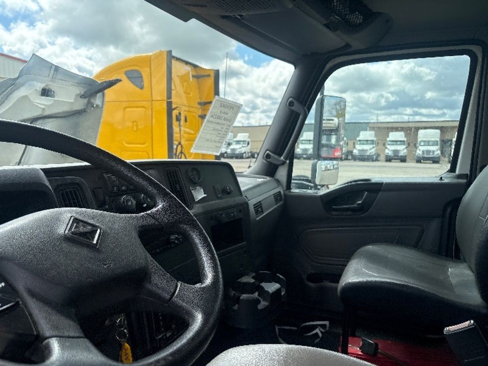 Medium Duty Box Truck-Light and Medium Duty Trucks-International-2020-MV607-Lansing-MI-176,179\n\t\tmiles-$ 40,500 - Image 17