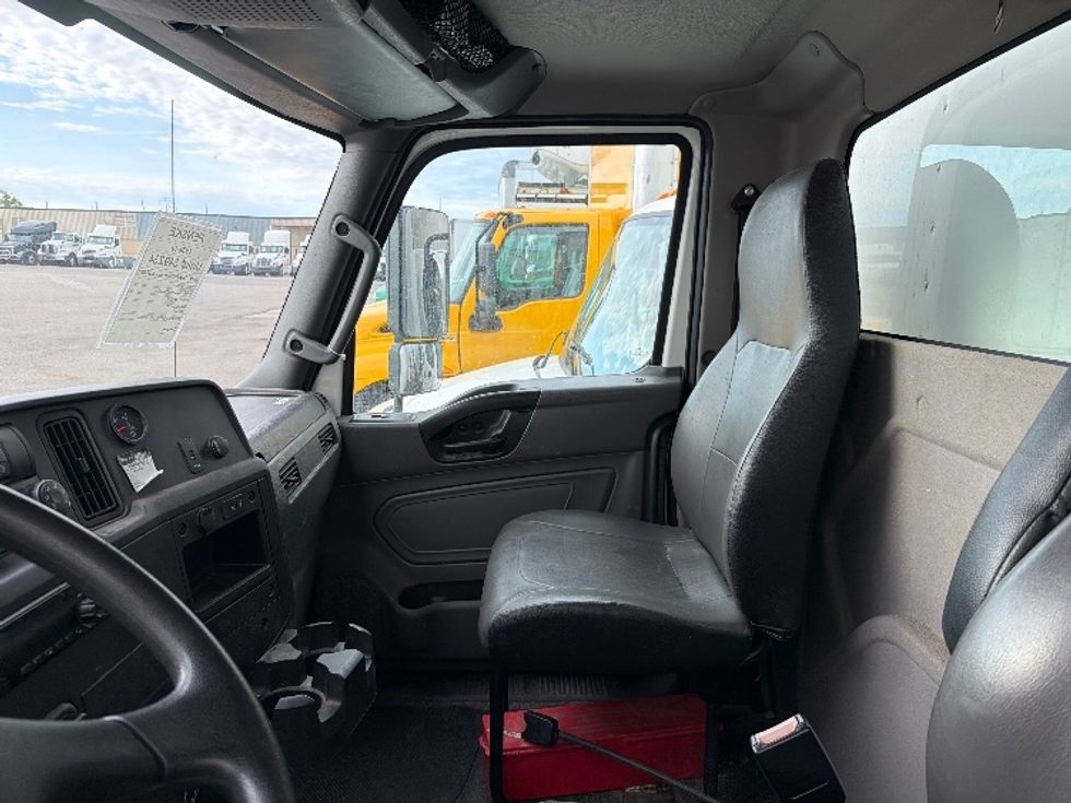 Medium Duty Box Truck-Light and Medium Duty Trucks-International-2020-MV607-Lansing-MI-176,179\n\t\tmiles-$ 40,500 - Image 19
