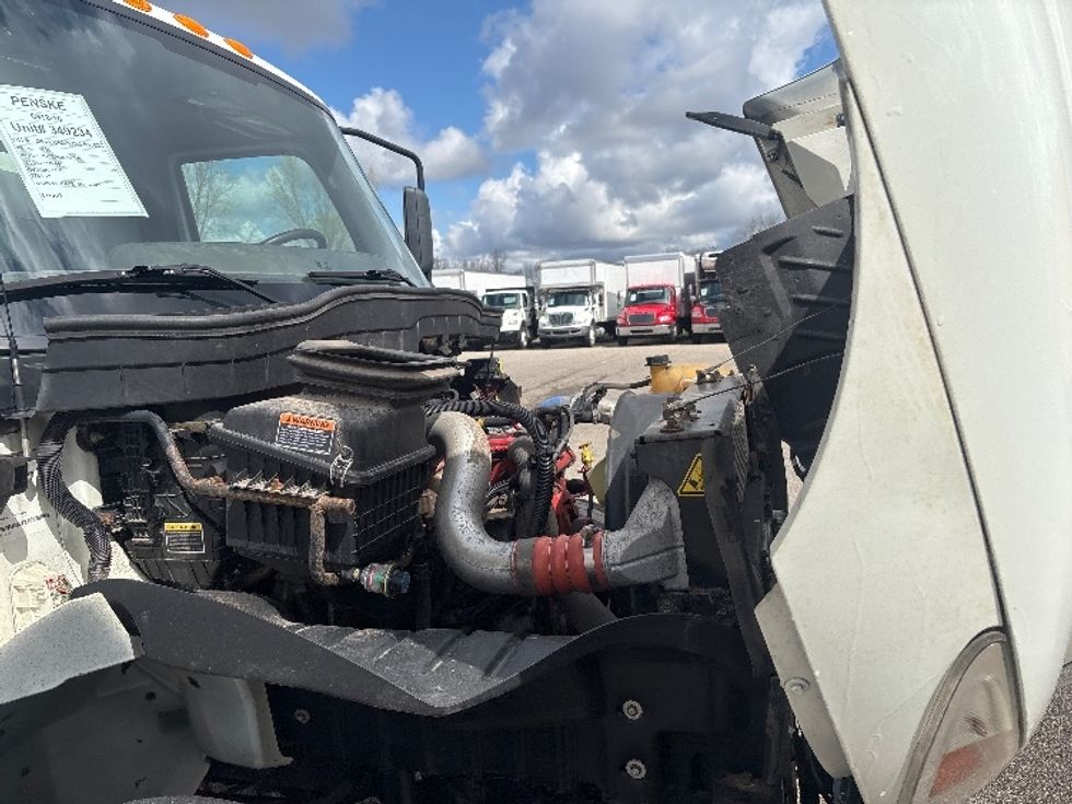 Medium Duty Box Truck-Light and Medium Duty Trucks-International-2020-MV607-Lansing-MI-176,179\n\t\tmiles-$ 40,500 - Image 23