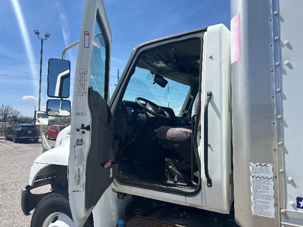 Medium Duty Box Truck-Light and Medium Duty Trucks-International-2020-MV607-Lansing-MI-189,093\n\t\tmiles-$ 33,750 - Image 16