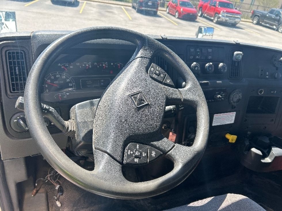 Medium Duty Box Truck-Light and Medium Duty Trucks-International-2020-MV607-Lansing-MI-189,093\n\t\tmiles-$ 33,750 - Image 17