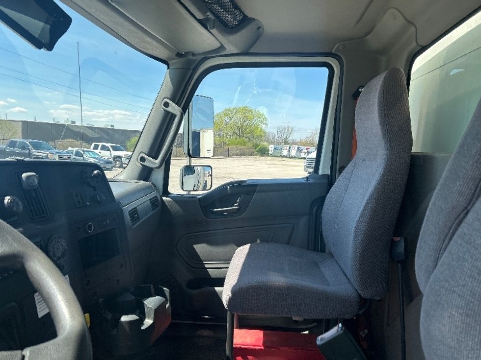 Medium Duty Box Truck-Light and Medium Duty Trucks-International-2020-MV607-Lansing-MI-189,093\n\t\tmiles-$ 33,750 - Image 19