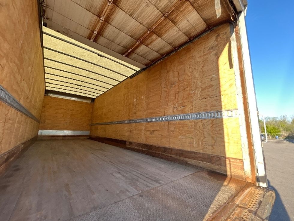Medium Duty Box Truck-Light and Medium Duty Trucks-International-2020-MV607-Lansing-MI-219,496\n\t\tmiles-$ 25,250 - Image 12
