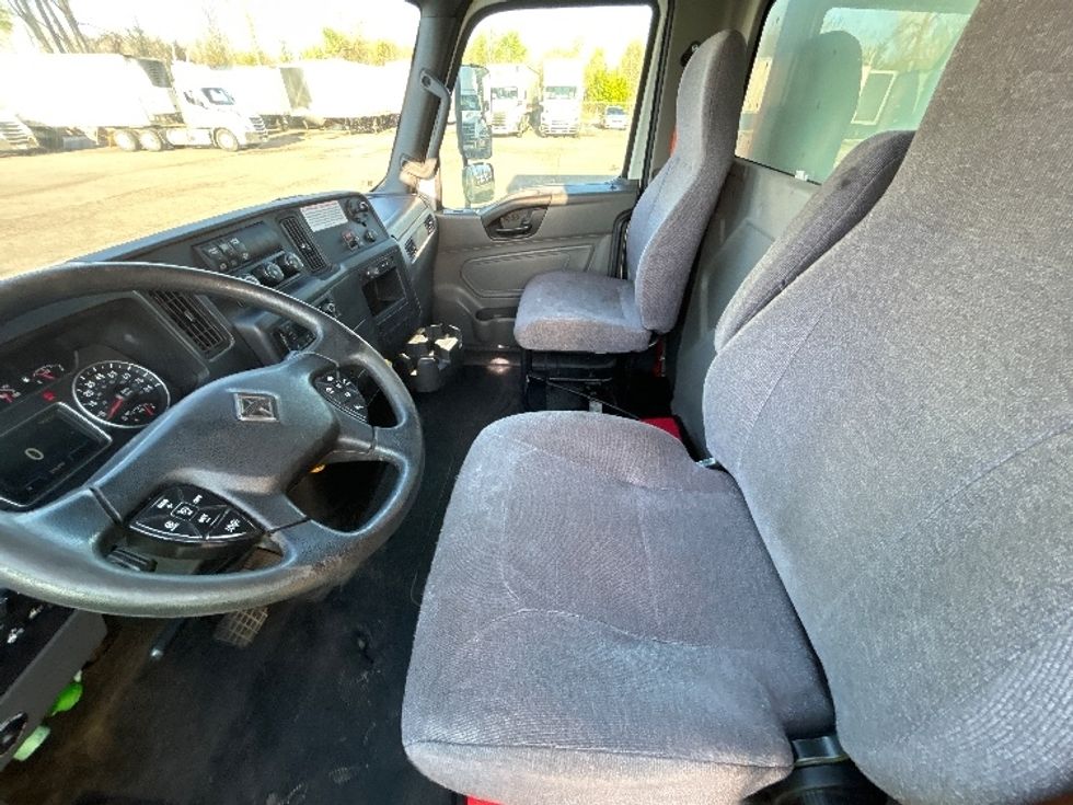 Medium Duty Box Truck-Light and Medium Duty Trucks-International-2020-MV607-Lansing-MI-219,496\n\t\tmiles-$ 25,250 - Image 19