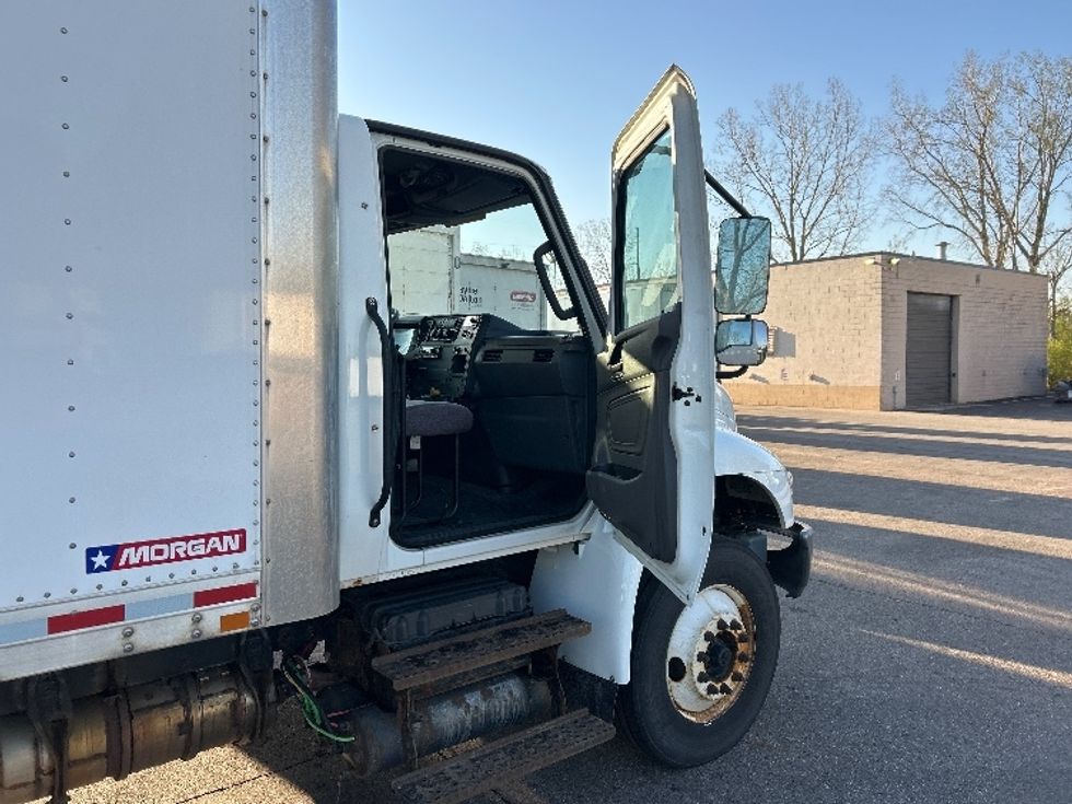 Medium Duty Box Truck-Light and Medium Duty Trucks-International-2020-MV607-Lansing-MI-219,496\n\t\tmiles-$ 25,250 - Image 20