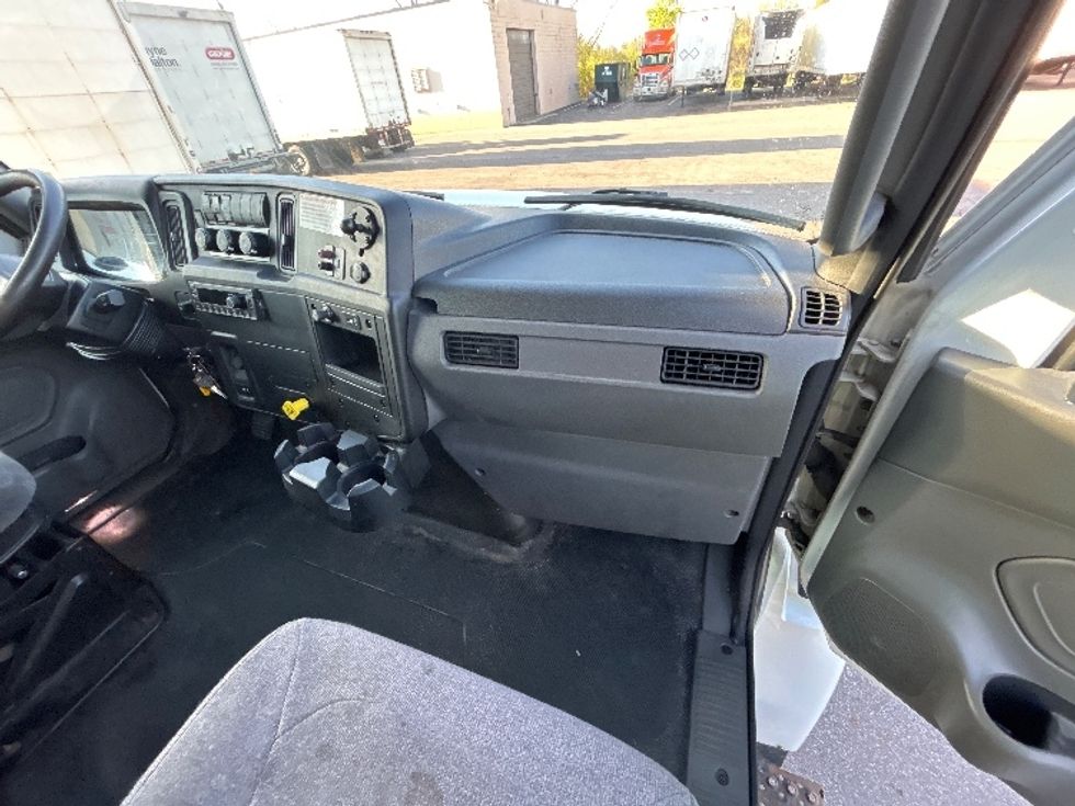 Medium Duty Box Truck-Light and Medium Duty Trucks-International-2020-MV607-Lansing-MI-219,496\n\t\tmiles-$ 25,250 - Image 21