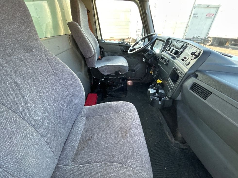 Medium Duty Box Truck-Light and Medium Duty Trucks-International-2020-MV607-Lansing-MI-219,496\n\t\tmiles-$ 25,250 - Image 22