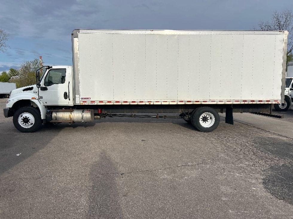 Medium Duty Box Truck-Light and Medium Duty Trucks-International-2020-MV607-Lansing-MI-219,496\n\t\tmiles-$ 25,250 - Image 4