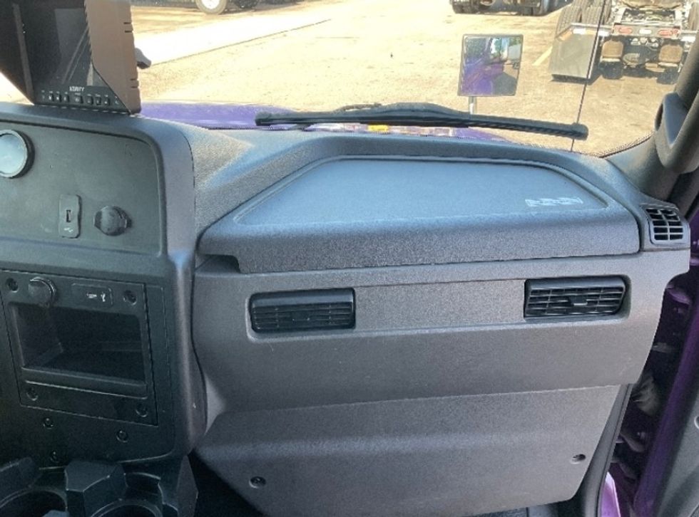 Medium Duty Box Truck-Light and Medium Duty Trucks-International-2020-MV607-Lansing-MI-219,538\n\t\tmiles-$ 32,250 - Image 21