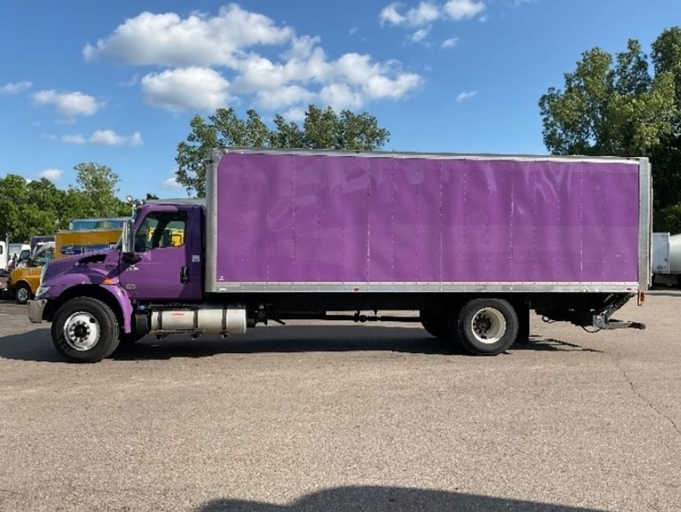 Medium Duty Box Truck-Light and Medium Duty Trucks-International-2020-MV607-Lansing-MI-219,538\n\t\tmiles-$ 32,250 - Image 4