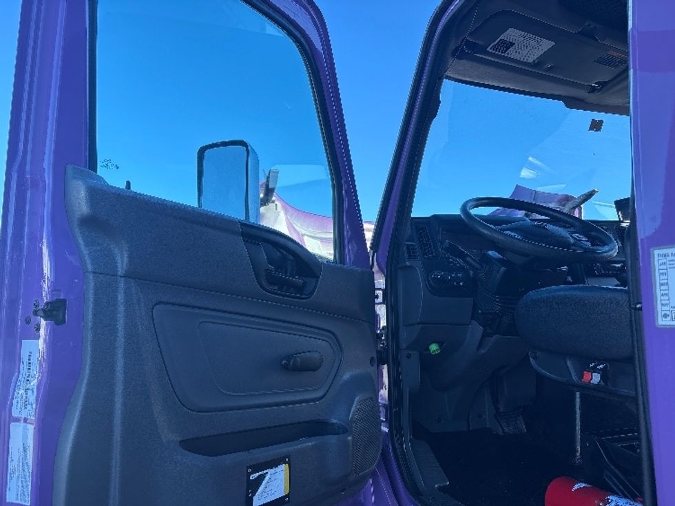 Medium Duty Box Truck-Light and Medium Duty Trucks-International-2020-MV607-Lansing-MI-222,022\n\t\tmiles-$ 32,500 - Image 16