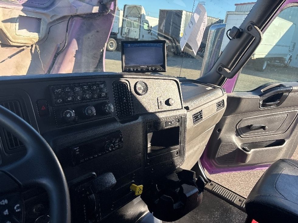 Medium Duty Box Truck-Light and Medium Duty Trucks-International-2020-MV607-Lansing-MI-222,022\n\t\tmiles-$ 32,500 - Image 18