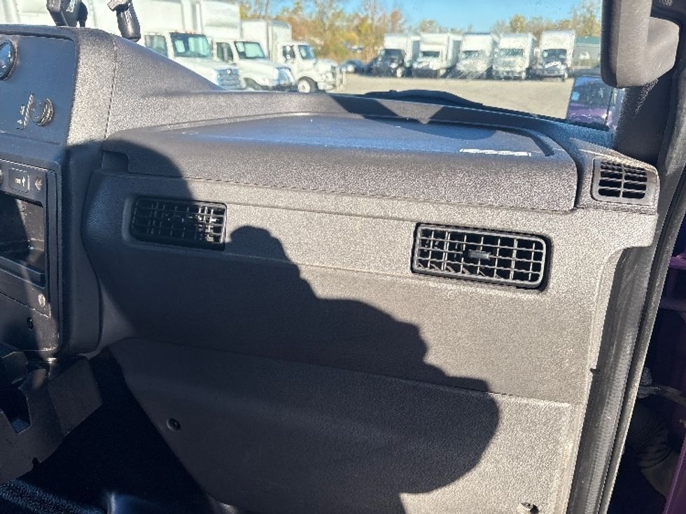 Medium Duty Box Truck-Light and Medium Duty Trucks-International-2020-MV607-Lansing-MI-222,022\n\t\tmiles-$ 32,500 - Image 21