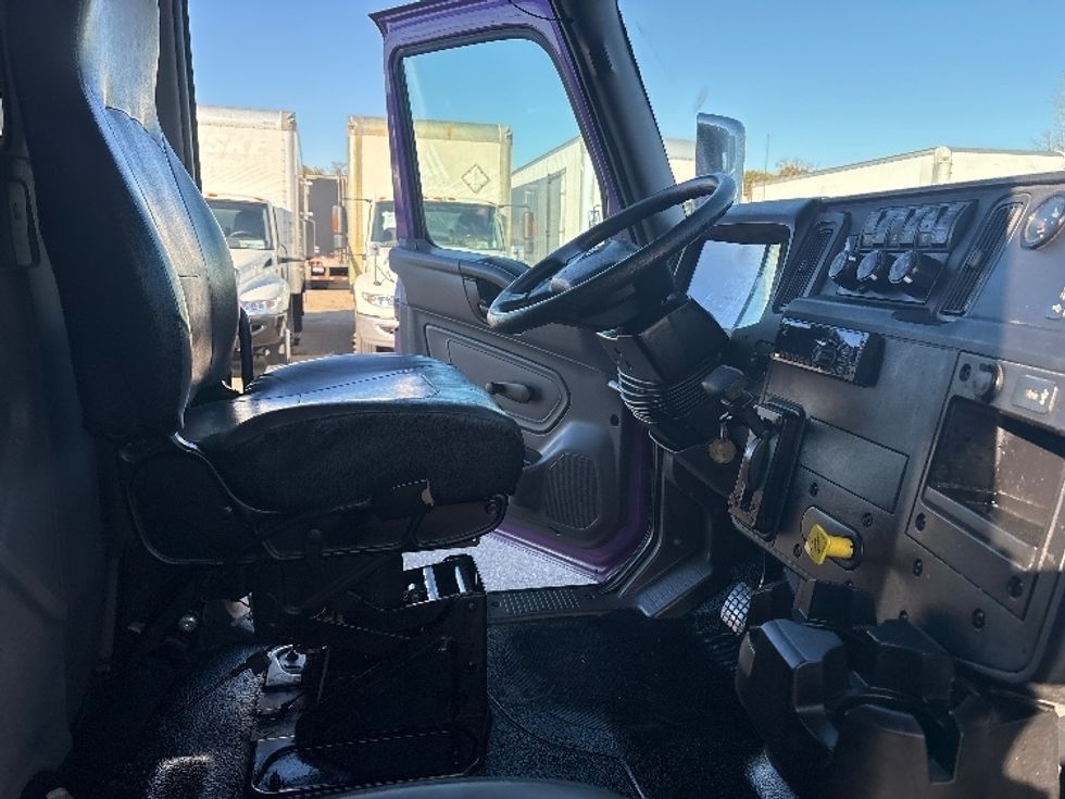 Medium Duty Box Truck-Light and Medium Duty Trucks-International-2020-MV607-Lansing-MI-222,022\n\t\tmiles-$ 32,500 - Image 22