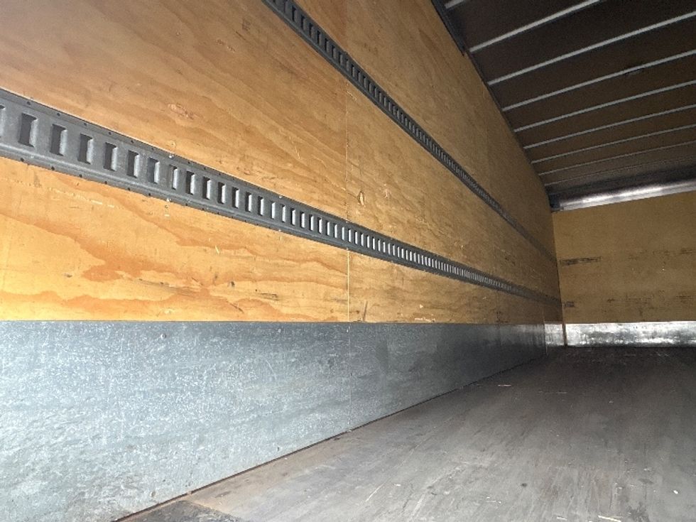 Medium Duty Box Truck-Light and Medium Duty Trucks-International-2020-MV607-Lansing-MI-231,920\n\t\tmiles-$ 33,250 - Image 11